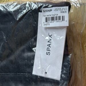 Spanx black leather look / faux leather leggings